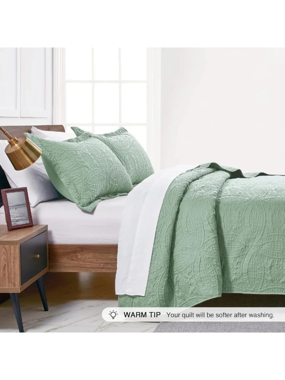Sage Twin Quilt Set - Lightweight Summer Bedspread & Pillow Sham - Modern Coin
